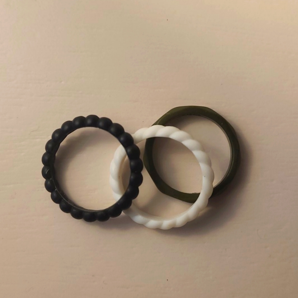 3 silicone women's rings size 7.5
